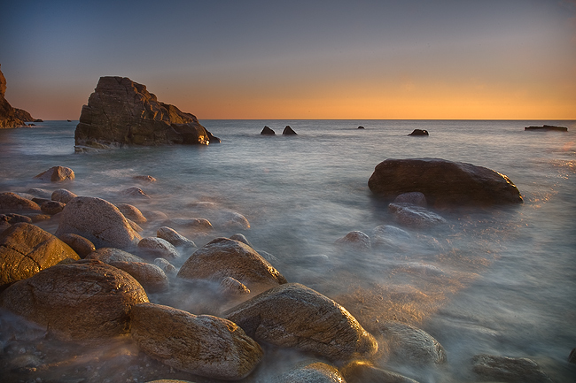 tableau decoratif, decoration, tableau decoration, tableau abstrait, paysage de vende, paysage de bretagne, paysage de mer, cadeau,quiberon, bretagne, france, plage, rocher, coucher de soleil, rivage, automne, galet, vague, rose, bleu, orange, rouge, port blanc,alpes