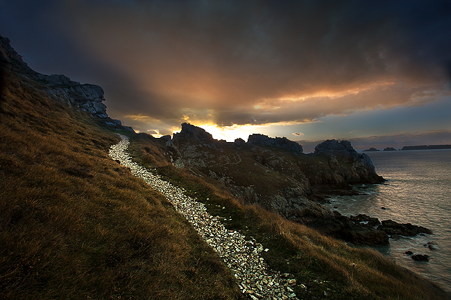 tableau decoratif, decoration, tableau decoration, tableau abstrait, paysage de vende, paysage de bretagne, paysage de mer, cadeau,bretagne, crozon, parc naturel, camaret, morgat, anse de dinan, menhir, pen-hat, lostmarch, plage, rocher, corniche, falaise, coucher de soleil, plage, ande de dinan, galet, vague, hiver, ciel, nuage, rocher, reflet, galet, bretagne