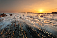 decoration prints, design prints, house decoration, abstract prints, france landscape, french waterscape, gift,bretagne, landscape, crozon, natural park, photos from Brittany, anse de dinan, beach, rock, pebble, ledge, sunset, sun, wave, winter, sky, cloud, waterscape, red