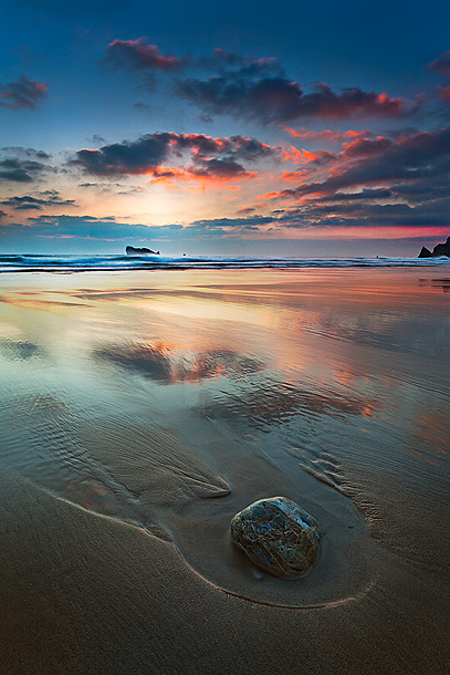 tableau decoratif, decoration, tableau decoration, tableau abstrait, paysage de vende, paysage de bretagne, paysage de mer, cadeau,photo bretagne, photo paysage, photo crozon, parc naturel, photos de Bretagne, anse de dinan, plage, rocher, galet, corniche, falaise, coucher de soleil, vague, hiver, ciel, nuage, rivage, rouge